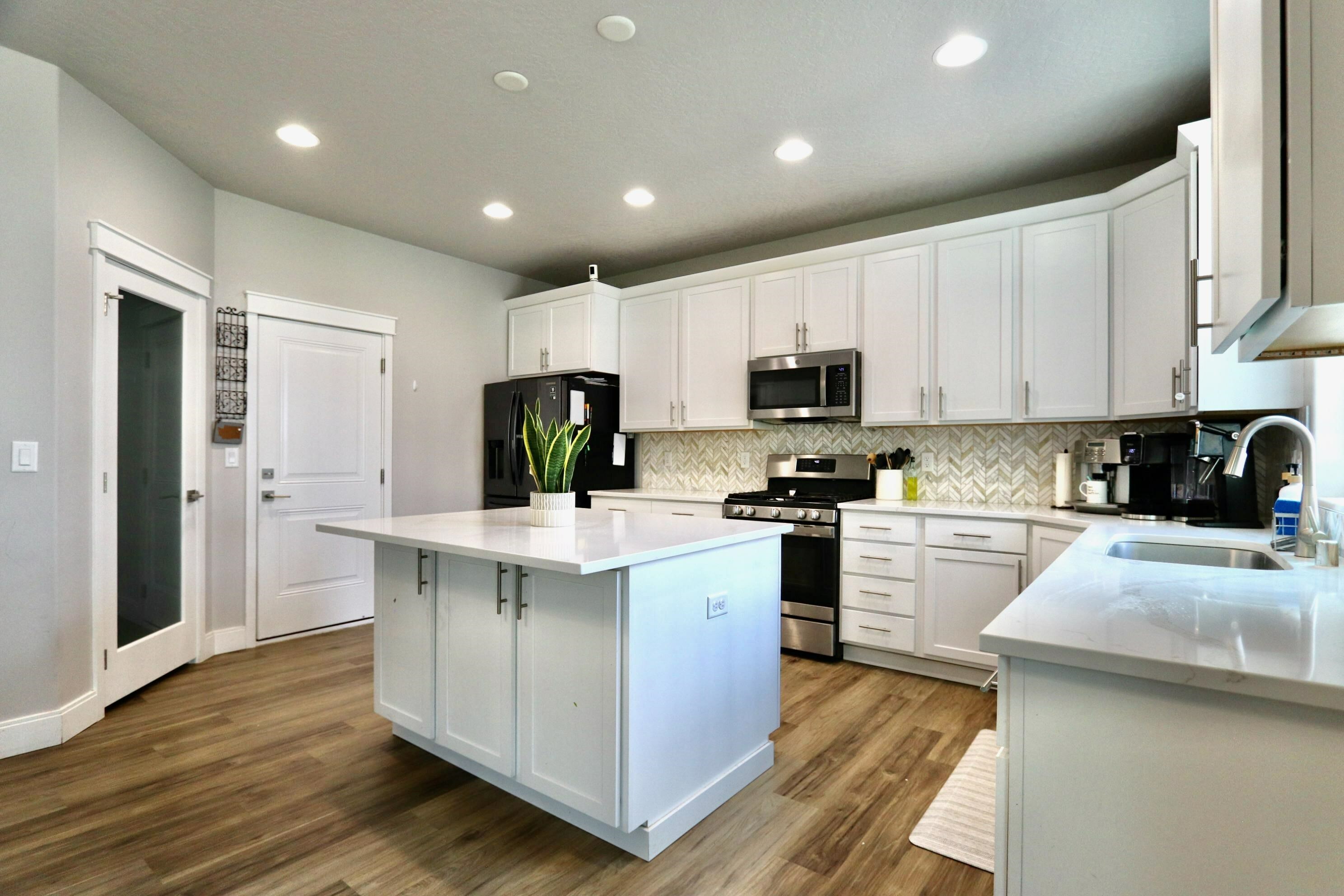 Property Photo: 19813 E Twin Bridges Ln WA 99016