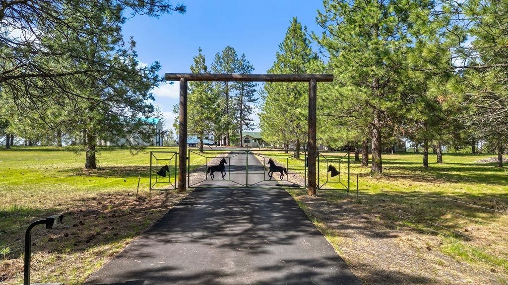 Property Photo: 2221 N Fairchild Dr WA 99022