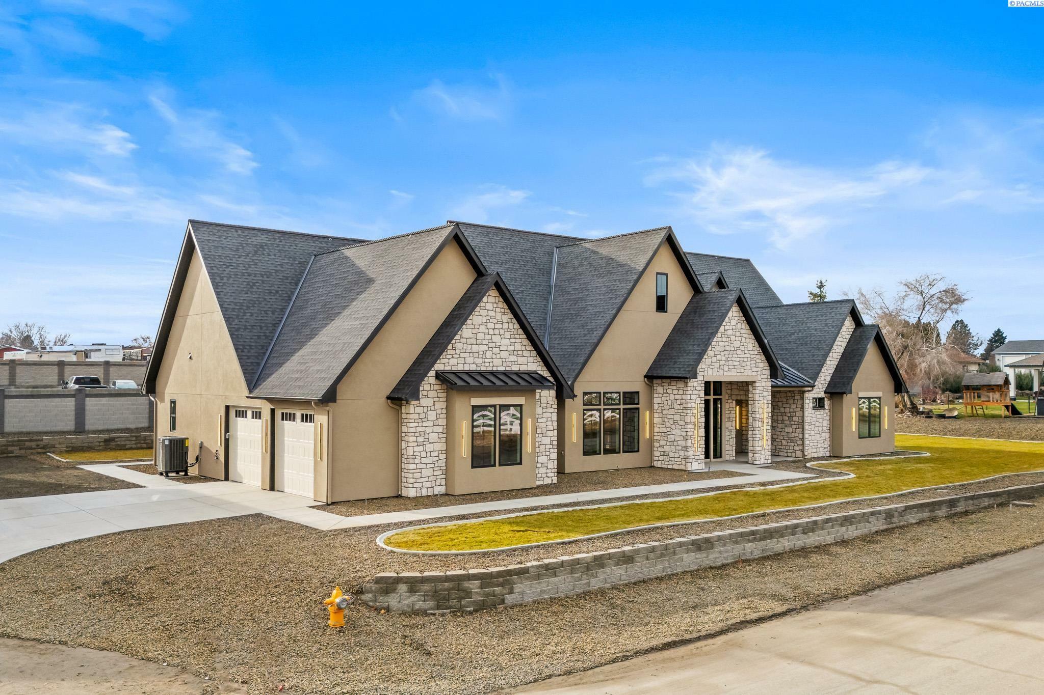 Property Photo: 4708 W Dradie Street WA 99301