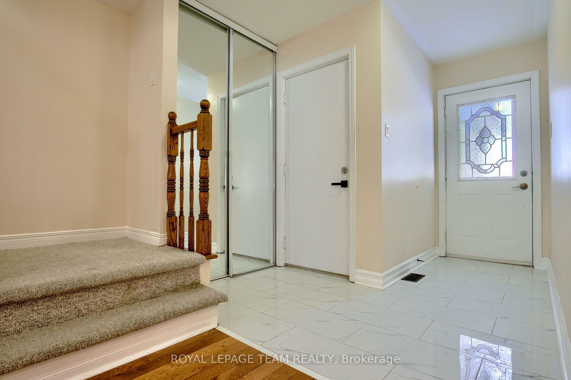 Photo de la propriété: 79 Merner Avenue ON K2J 3X7