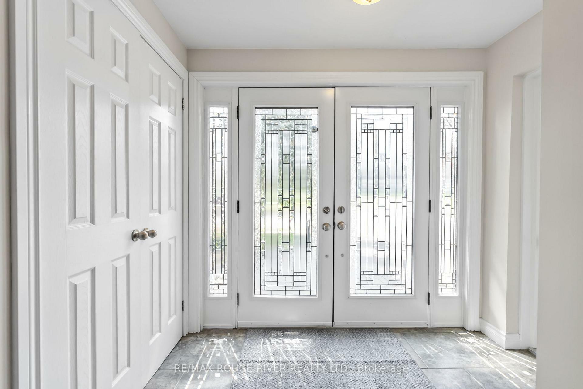 Photo de la propriété: 108 Orchard Court ON L1N 1H4