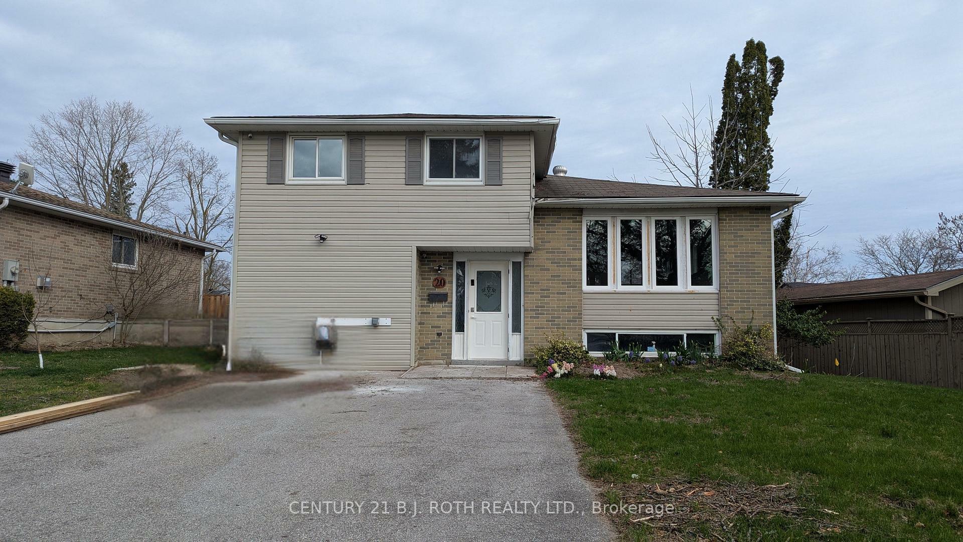 20 Meadowland Avenue Upper  Barrie ON L4N 2Y4 photo