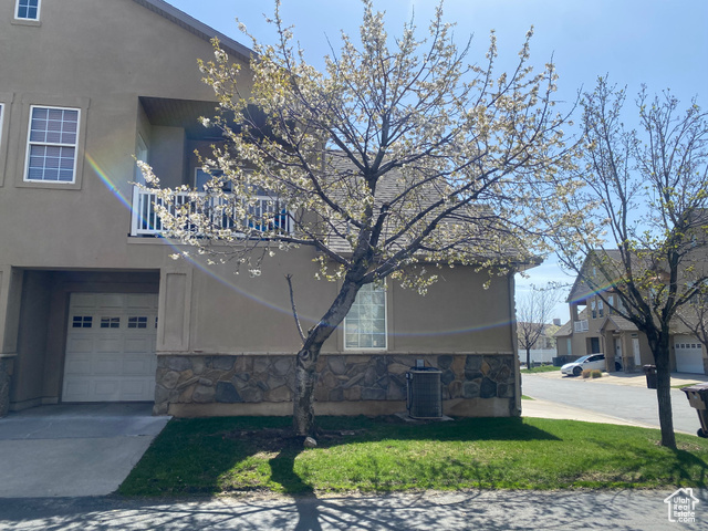 Property Photo: 948 Shetland Ln 17 UT 84025