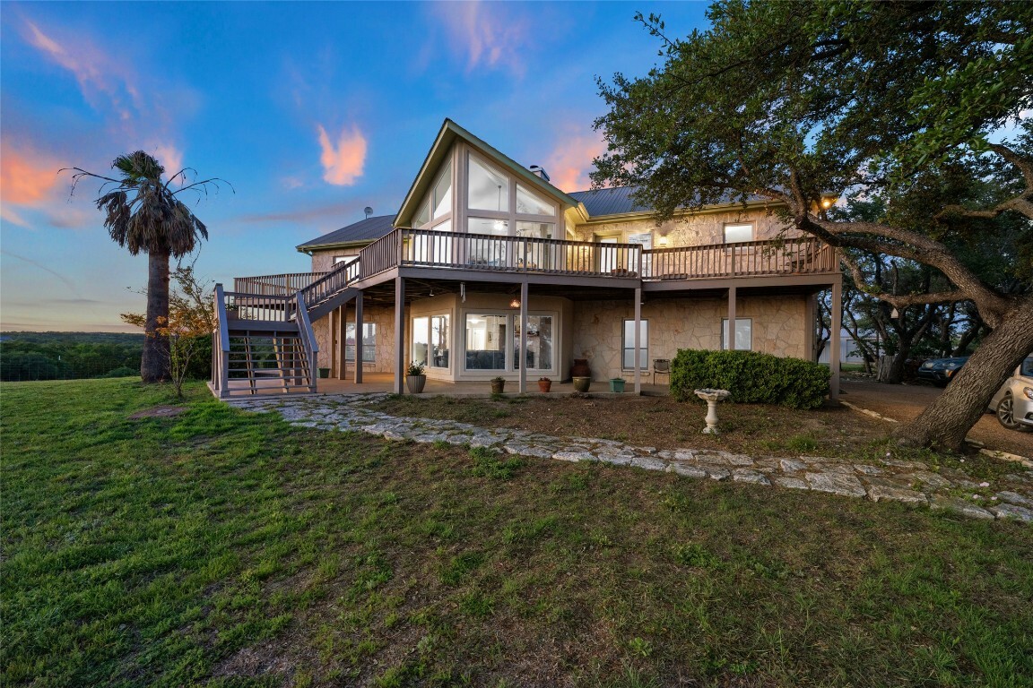 Property Photo: 2400 Fitzhugh Road Fitzhugh Road Road TX 78630