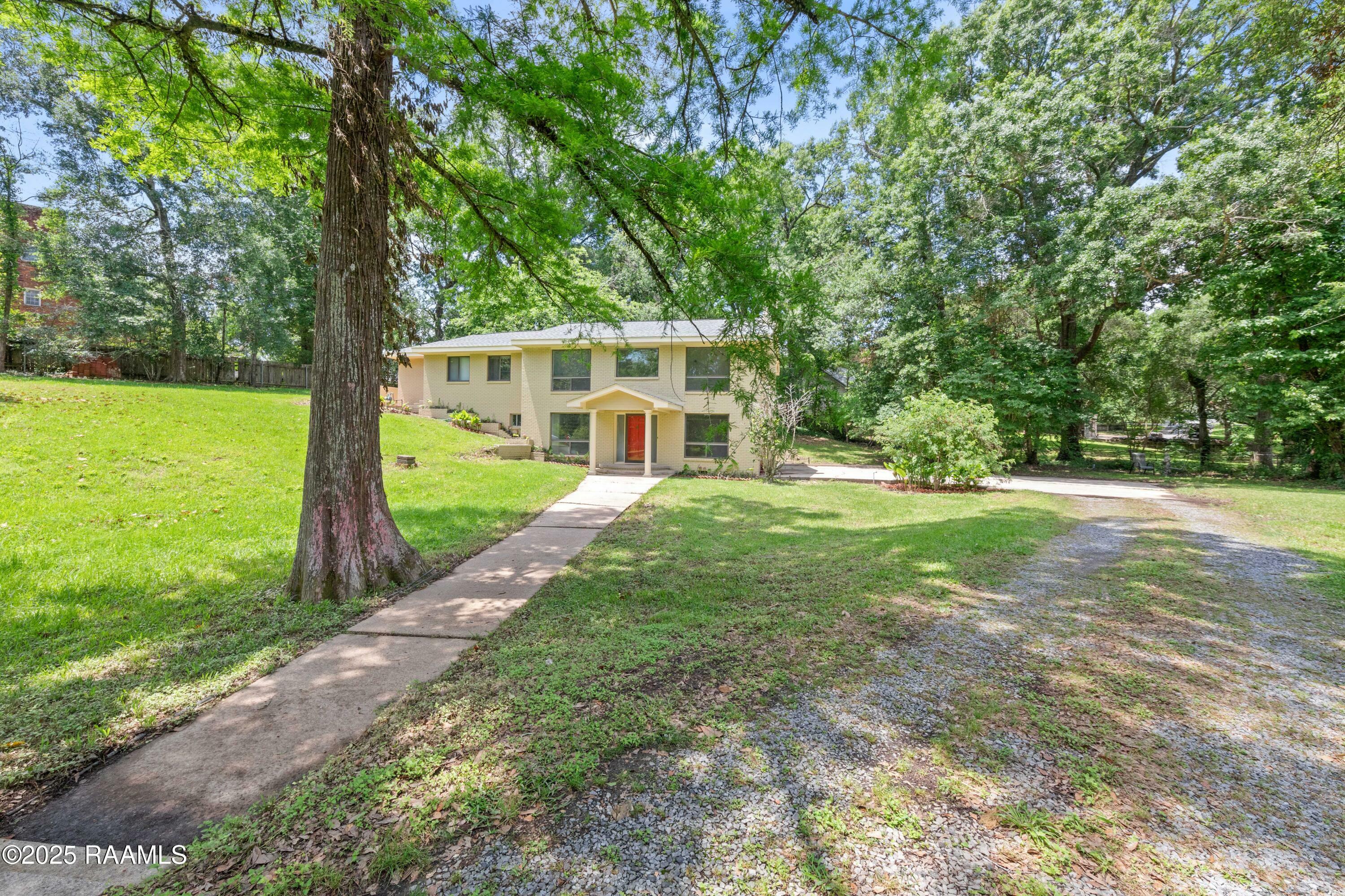 Property Photo: 211 Wildwood Drive LA 70503