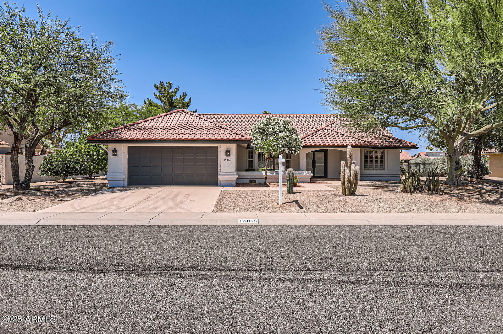Property Photo: 13916 W Whitewood Drive AZ 85375