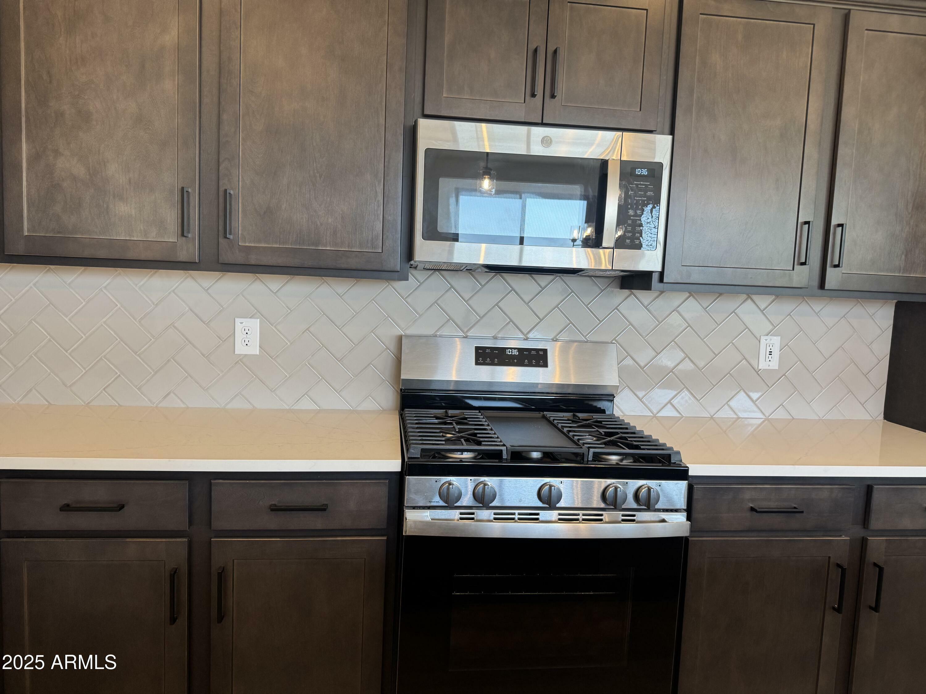 Property Photo: 1205 W Sparrow Drive AZ 85140