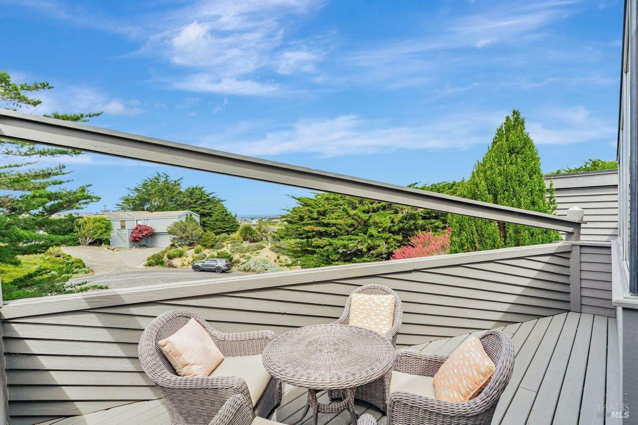 Property Photo: 102 Widgen Court CA 94923