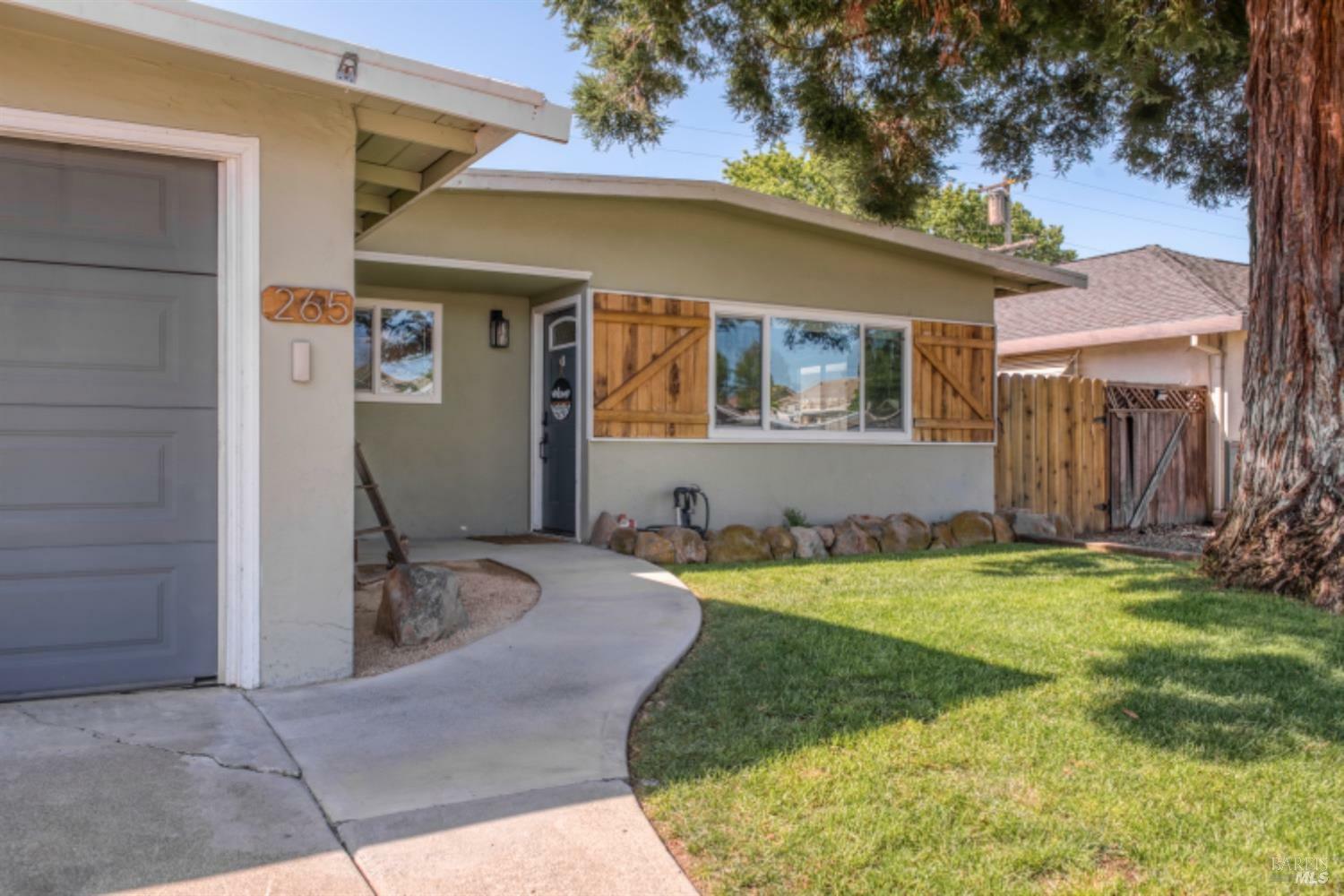 Property Photo: 265 Juniper Street CA 95688