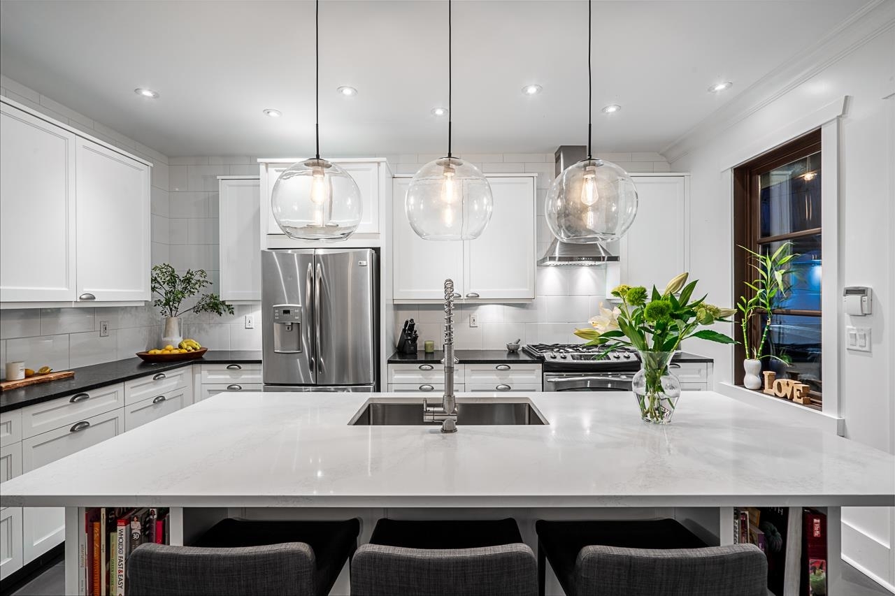 Property Photo: 3394 Mahon Avenue BC V7N 3T6