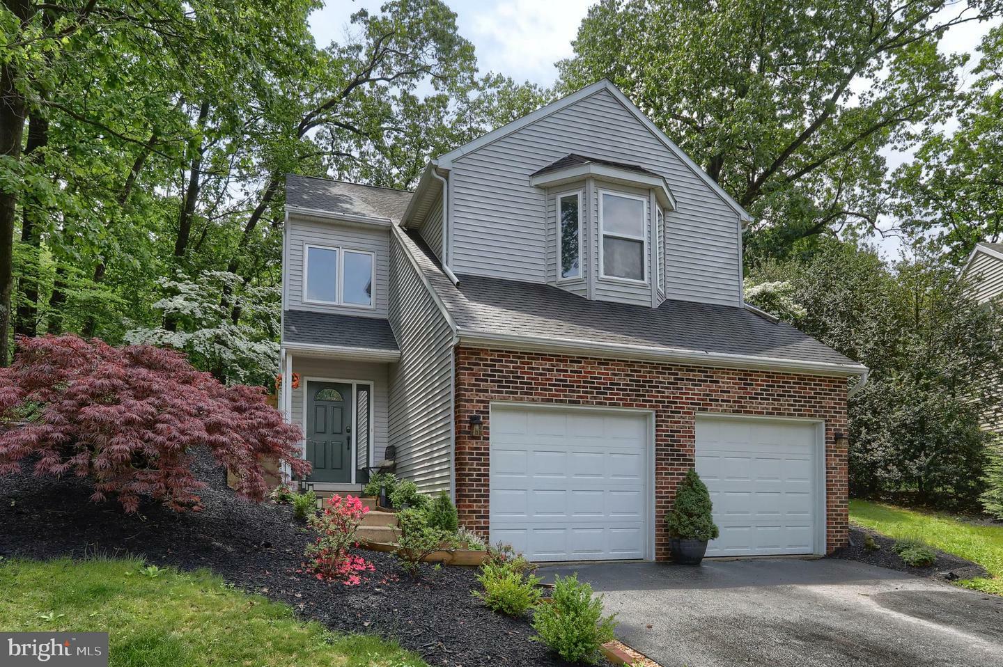 Property Photo: 1023 Oak Knoll Drive PA 17111