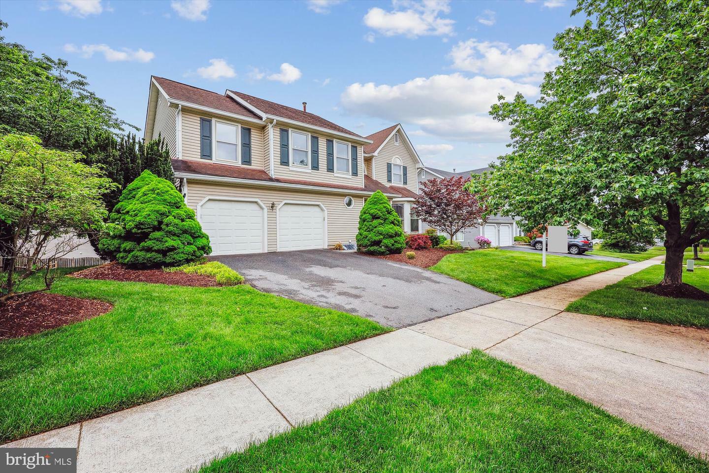Property Photo: 14436 Stonebridge View Drive MD 20878