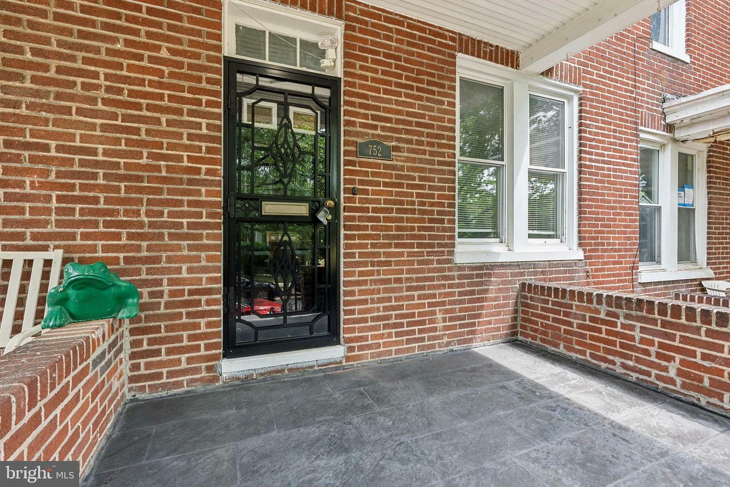 Property Photo: 752 Melville Avenue MD 21218