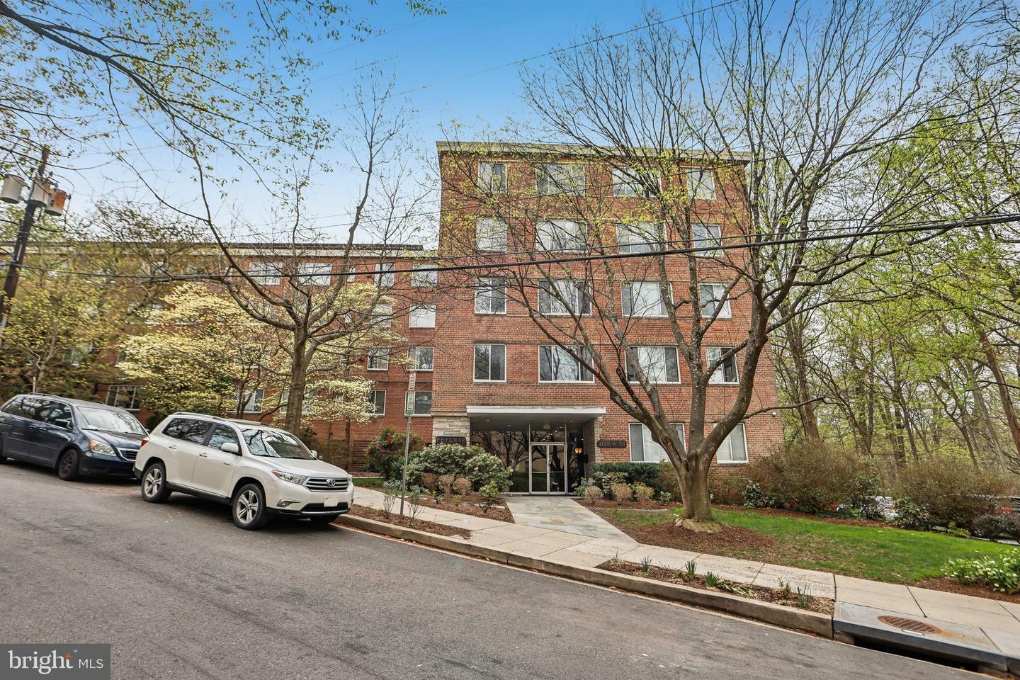 Property Photo: 4100 W Street NW 302 DC 20007