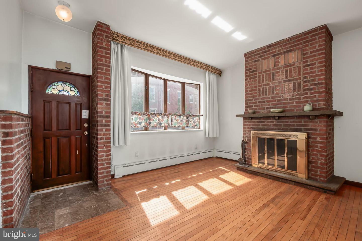 Property Photo: 1316 S 6th Street PA 19147