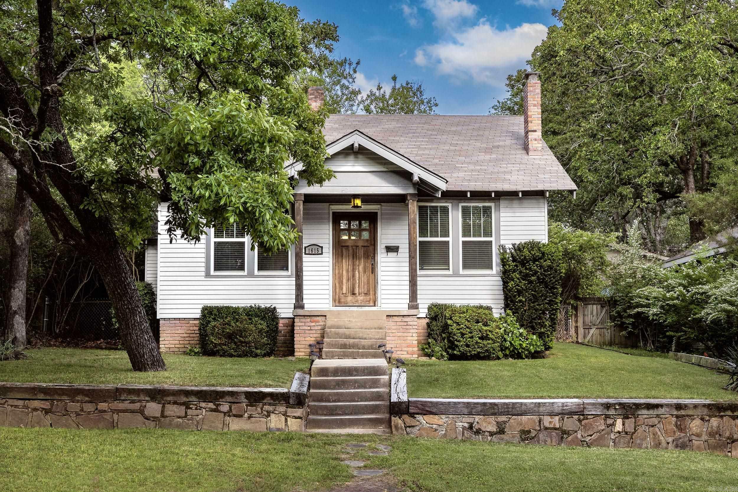 Property Photo: 1615 N Taylor Street AR 72207