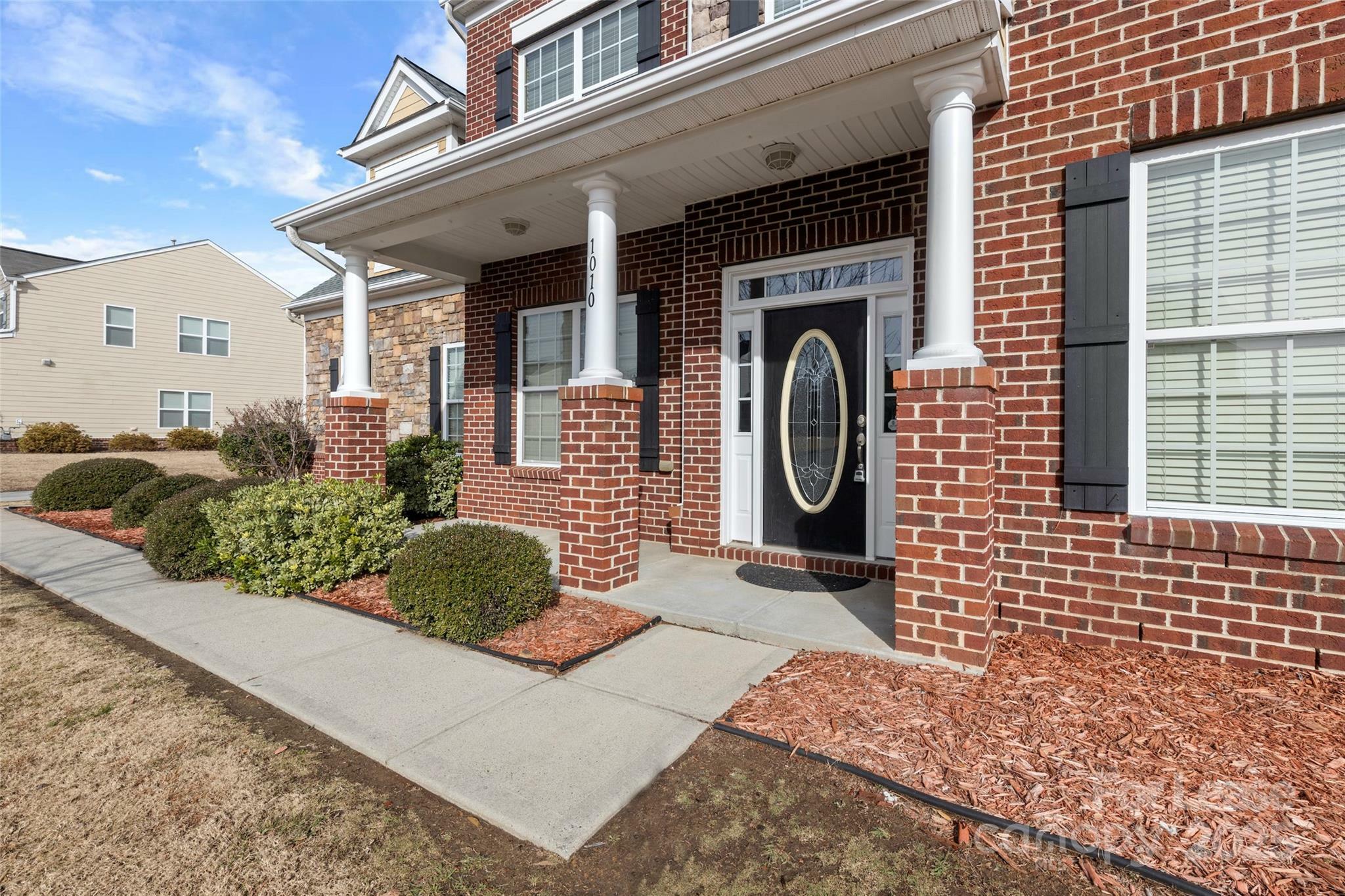 Property Photo: 1010 Wellscroft Road NC 28079