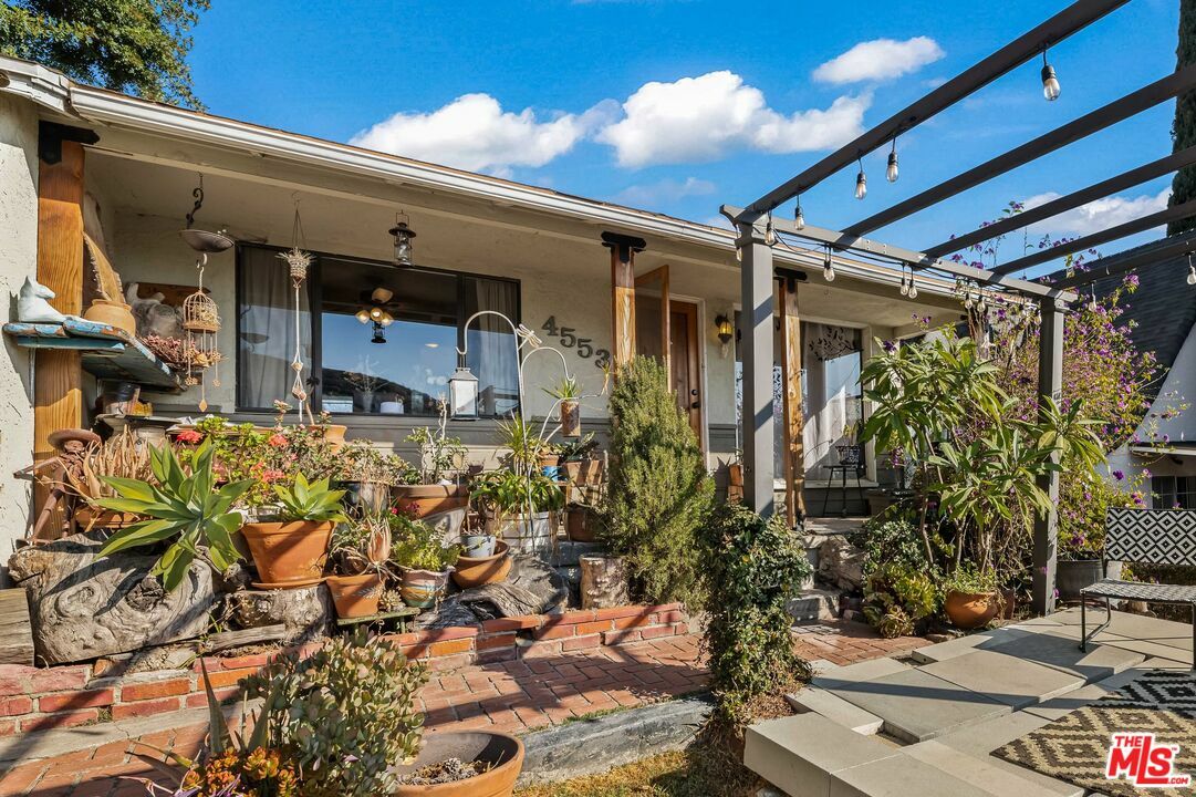 Property Photo: 4553 Zane St CA 90032