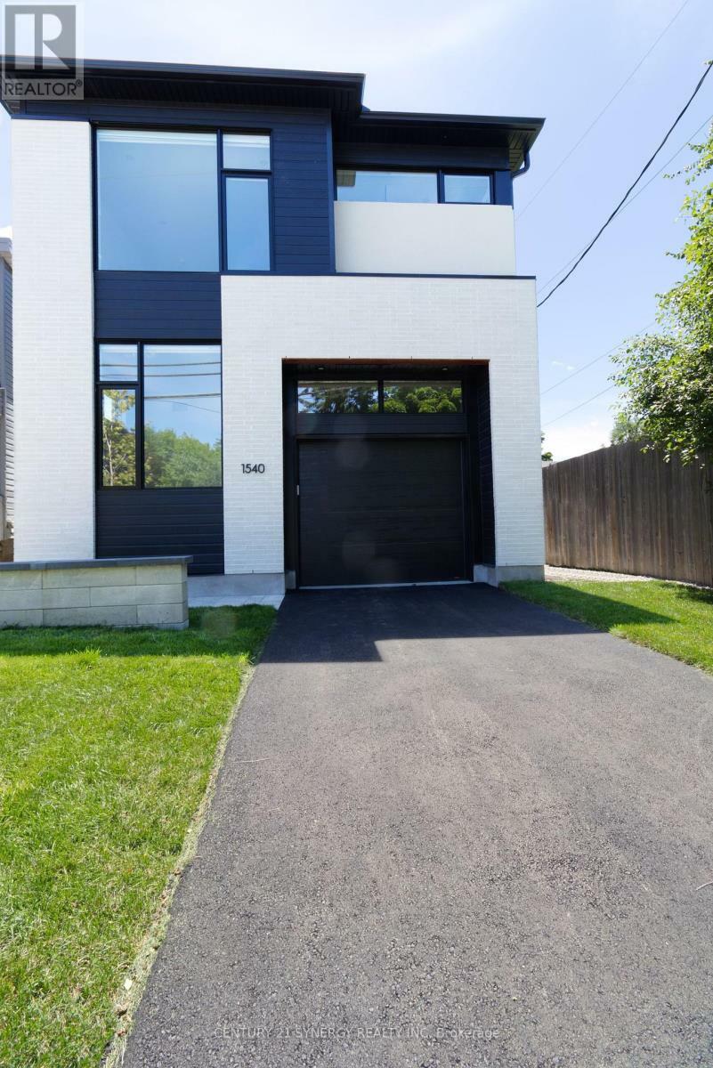 Property Photo: 1540 Kilborn Avenue ON K1H 6M3