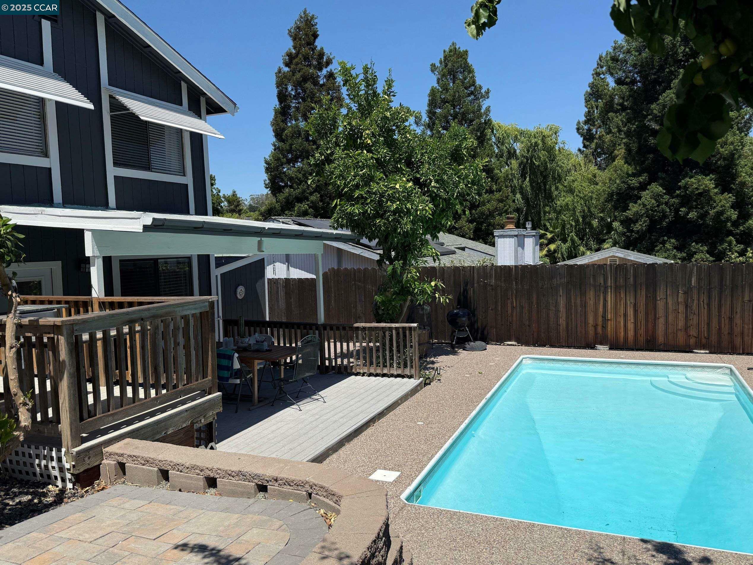 1274 Maywood Ln  Martinez CA 94553 photo