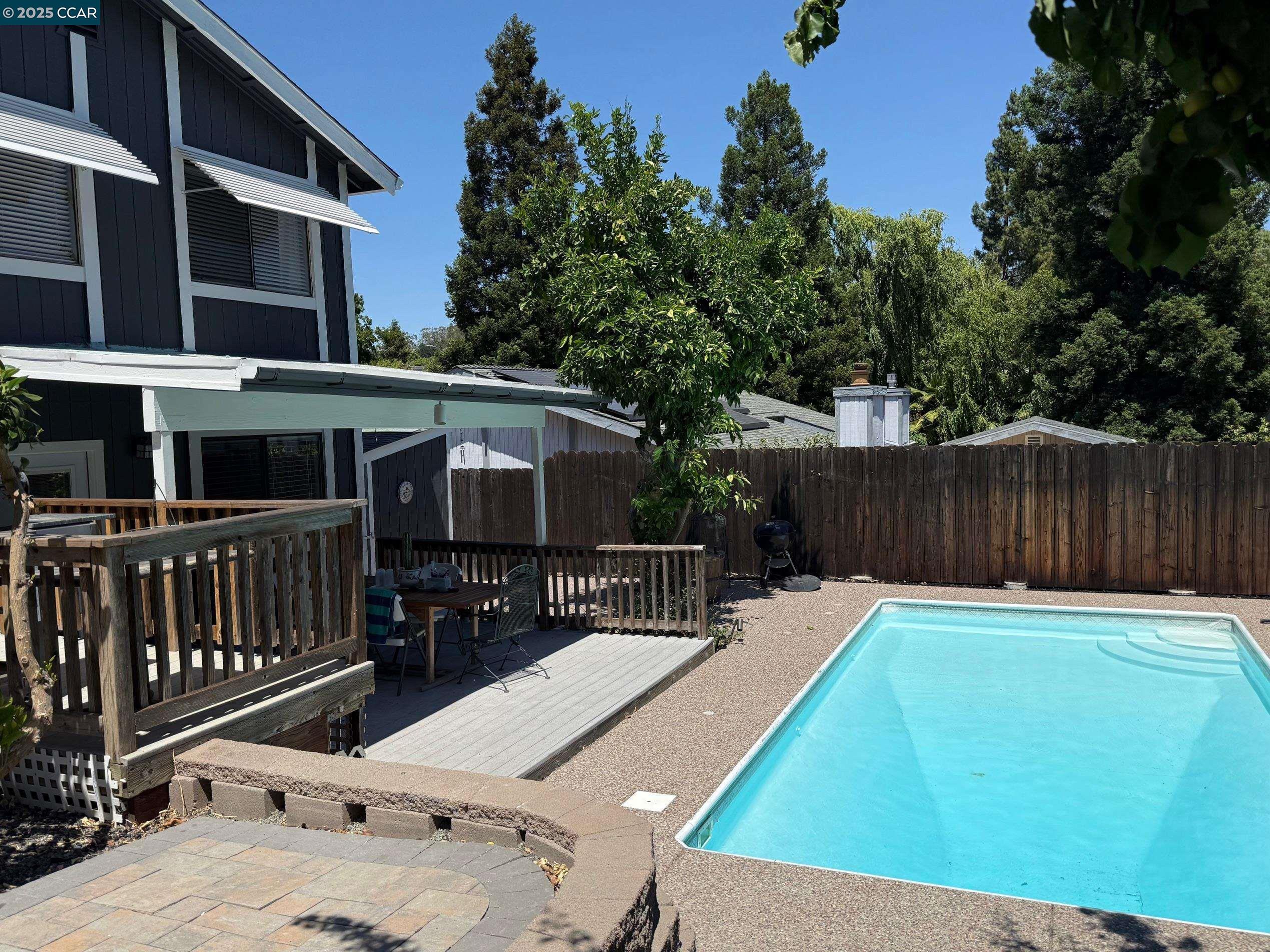 Property Photo: 1274 Maywood Ln CA 94553
