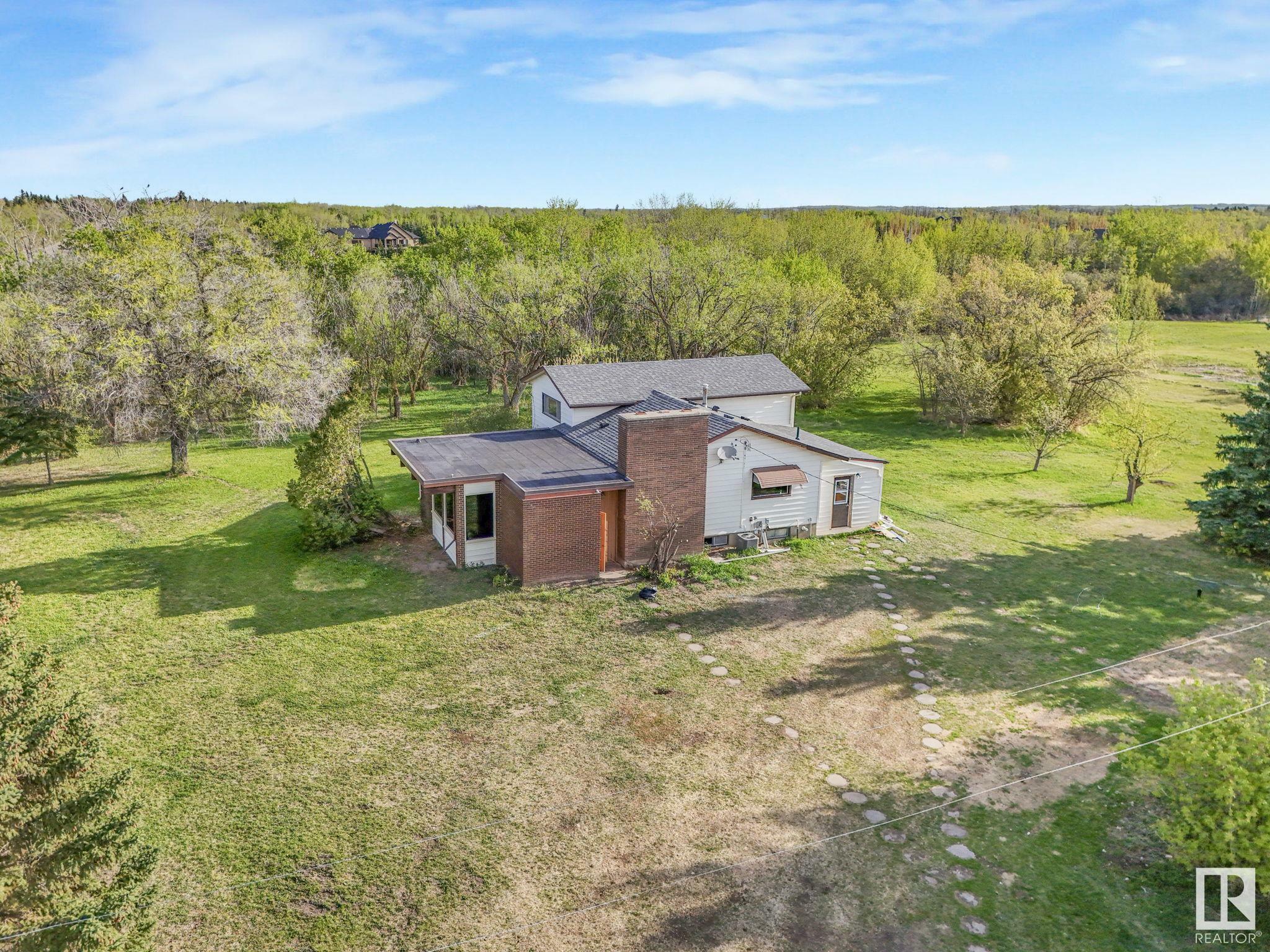 Photo de la propriété: 53003 Rge Road 223 AB T8E 2M3
