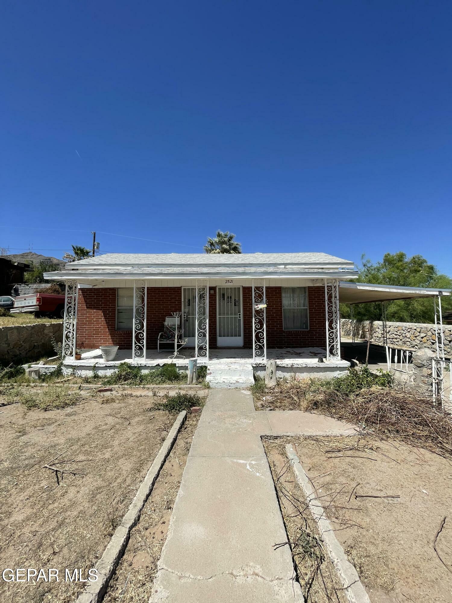 Property Photo: 2521 San Diego Avenue TX 79930