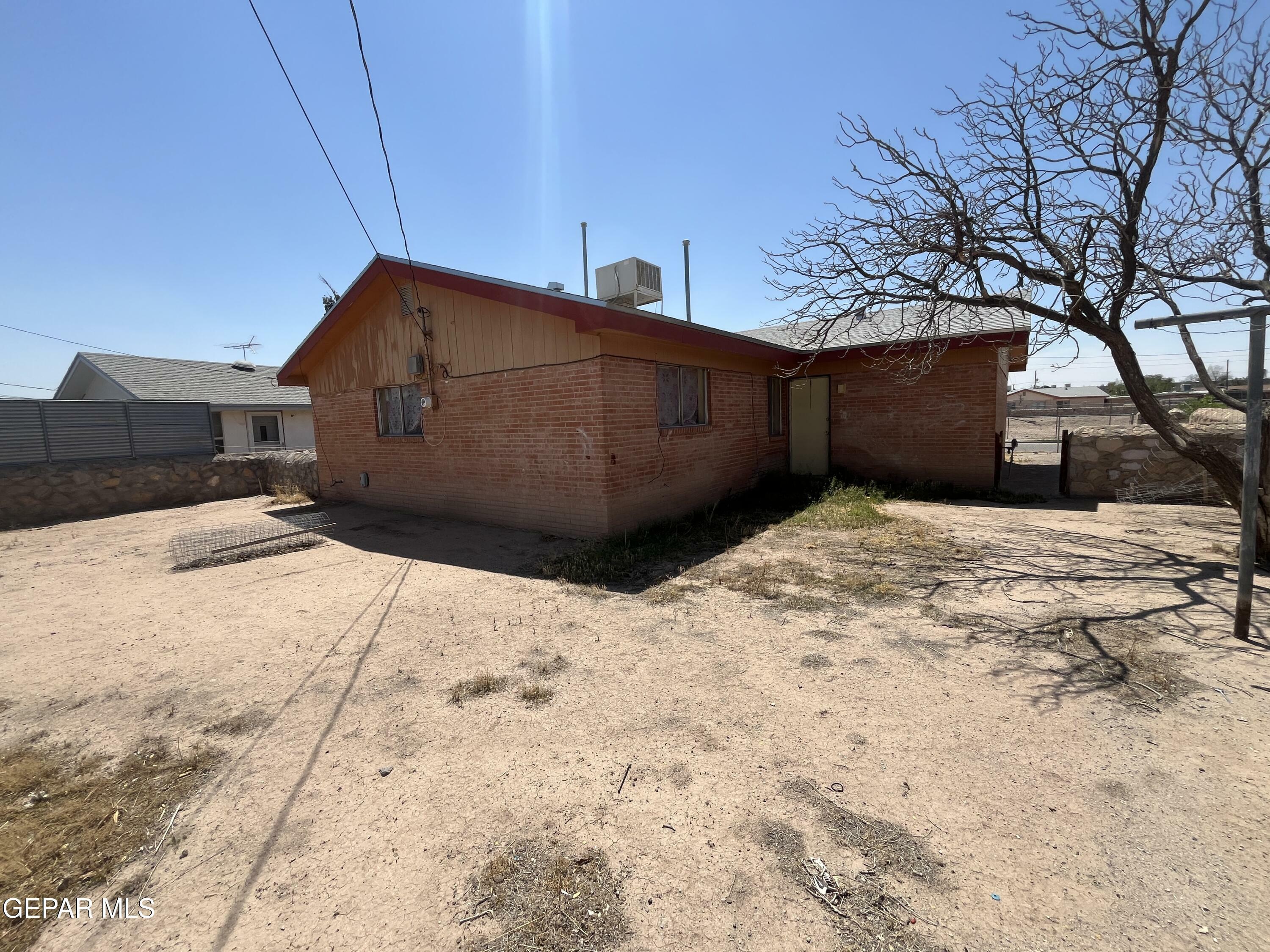 Property Photo: 9133 Enfield Way TX 79907