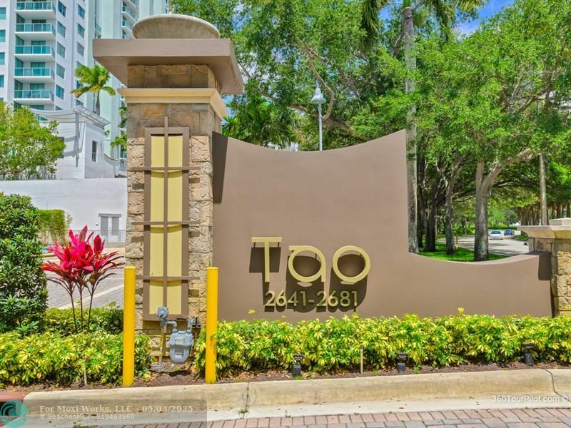 Property Photo: 2681 N Flamingo Rd 1904S FL 33323