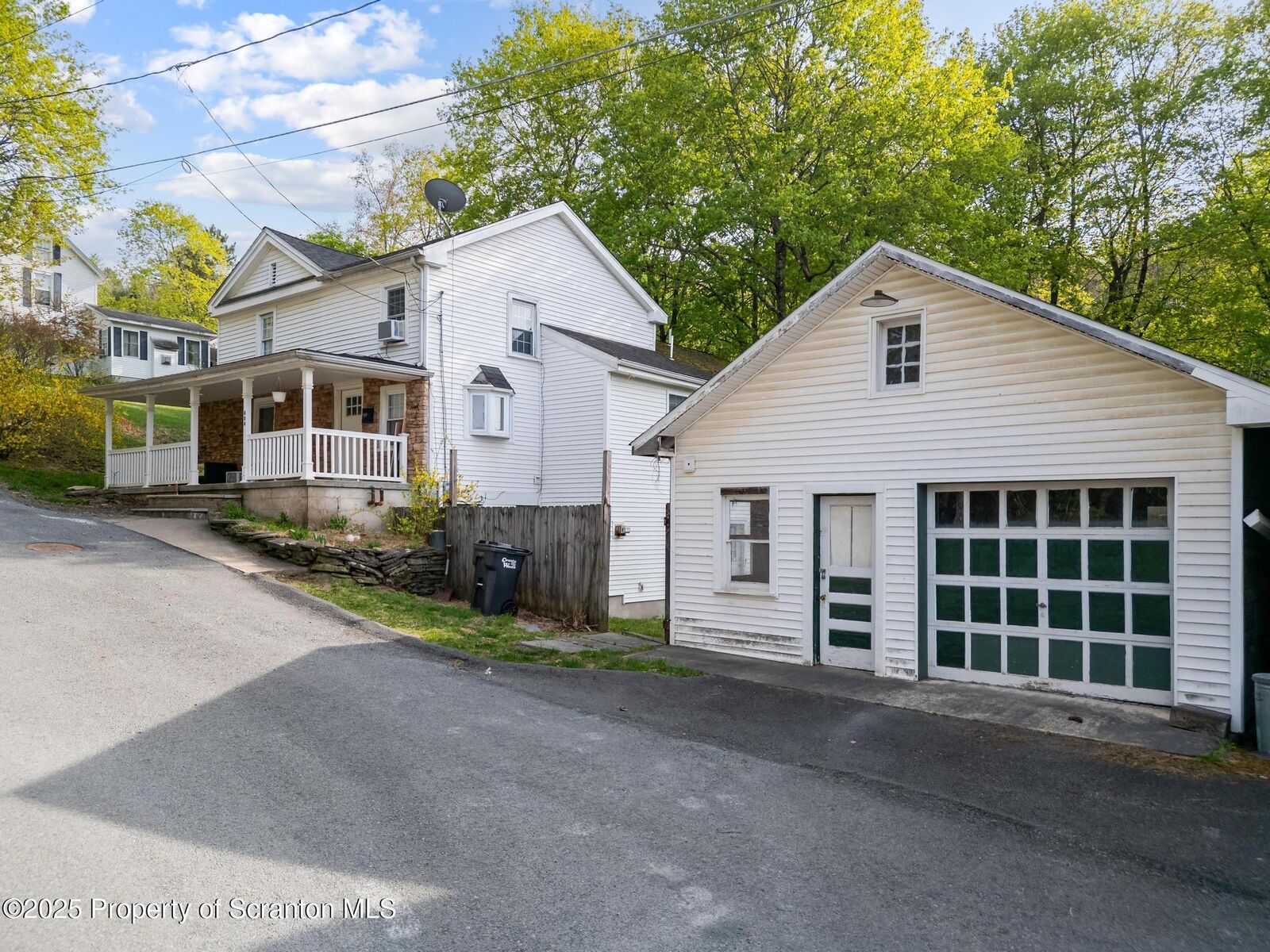 Property Photo: 408 Chestnut Avenue PA 18428