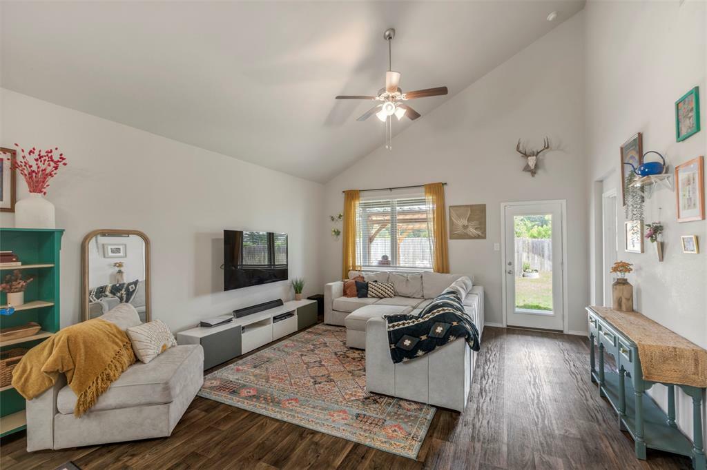 Property Photo: 5918 Dovershire Bluff Way TX 77389
