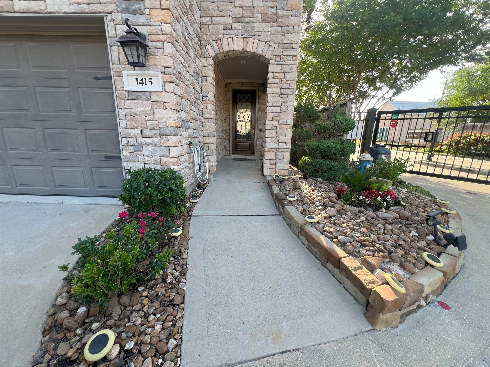 Property Photo: 1415 Maple Stream Drive TX 77043