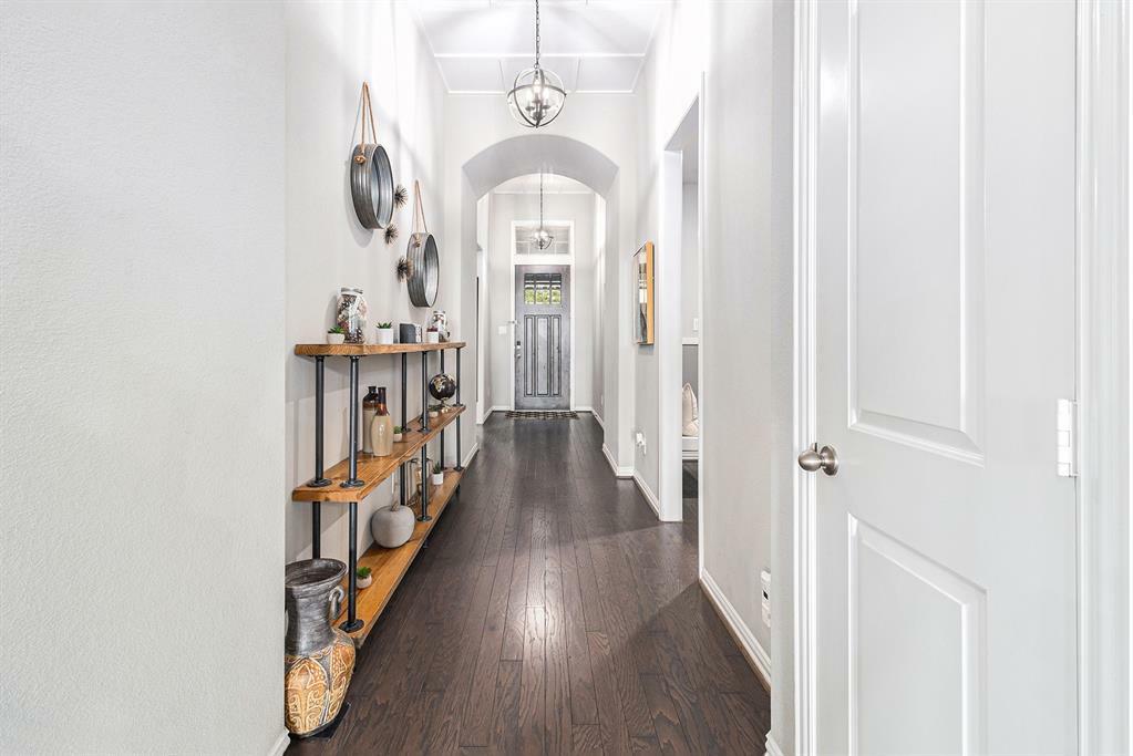 Property Photo: 28007 Castle Park Lane TX 77441