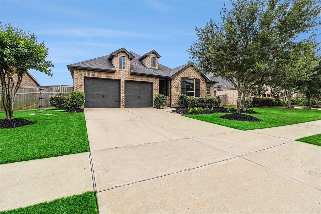 Property Photo: 28007 Castle Park Lane TX 77441