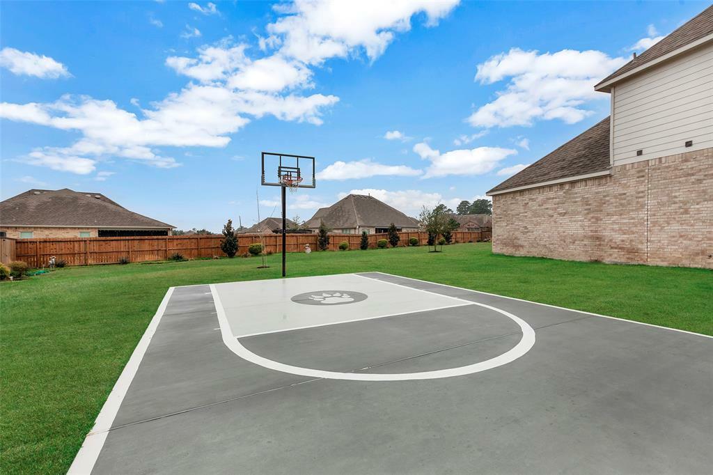 Property Photo: 6006 Henry Hamlet Drive TX 77304