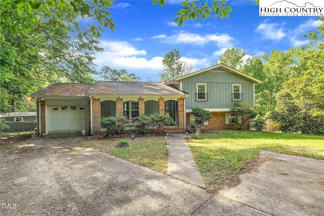 Property Photo: 2608 Foxgate Drive NC 27610