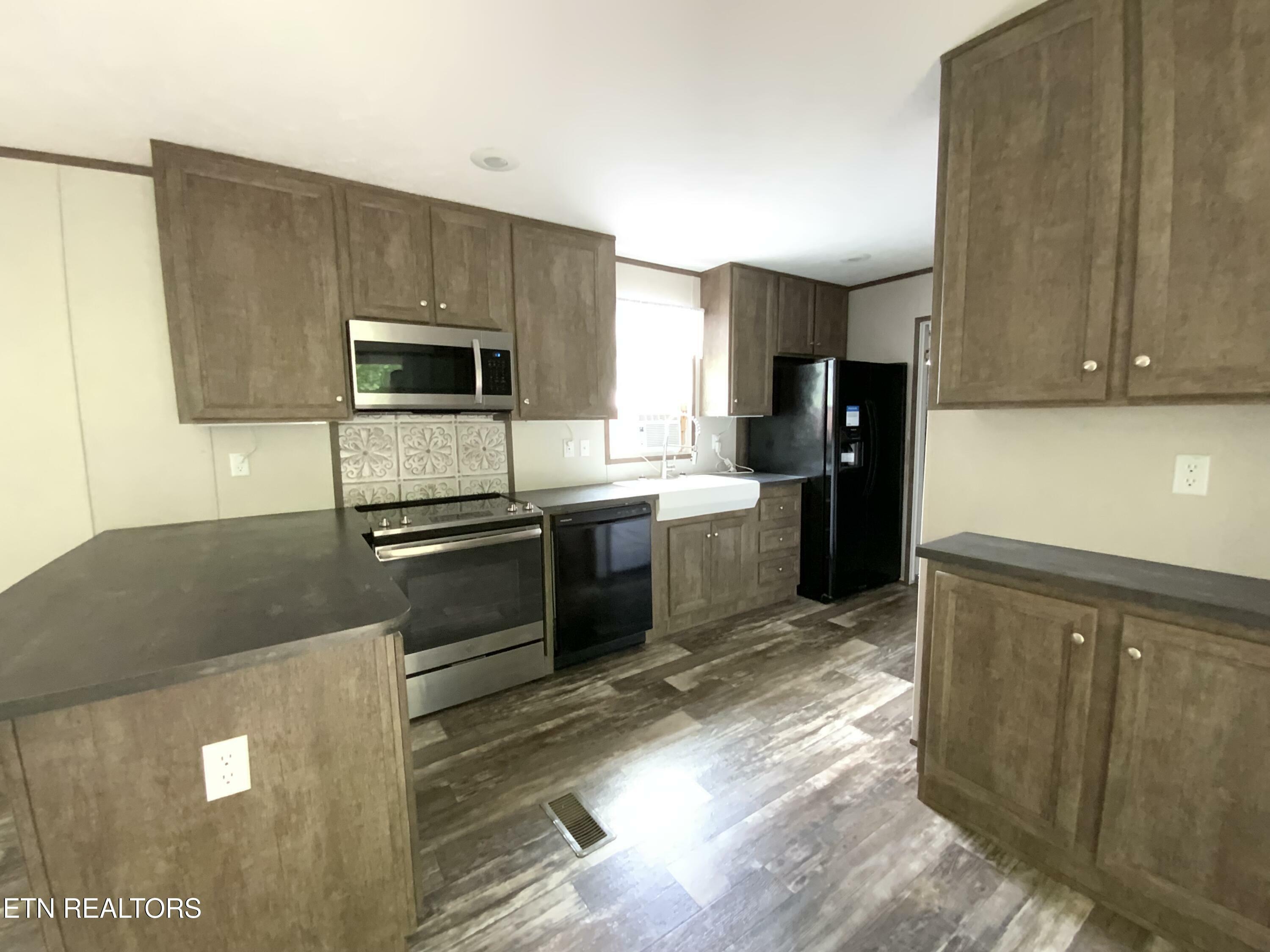 Property Photo: 271 Skyline Drive TN 37748