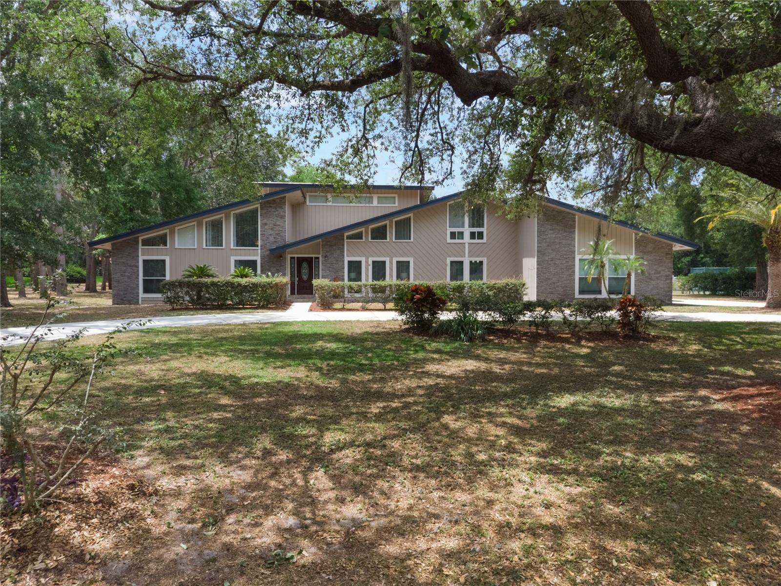 Property Photo: 202 Sweetwater Club Boulevard FL 32779
