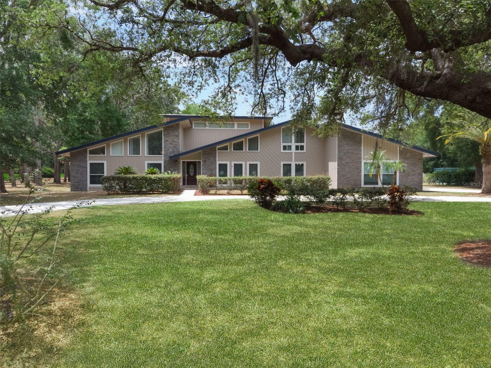 Property Photo: 202 Sweetwater Club Boulevard FL 32779