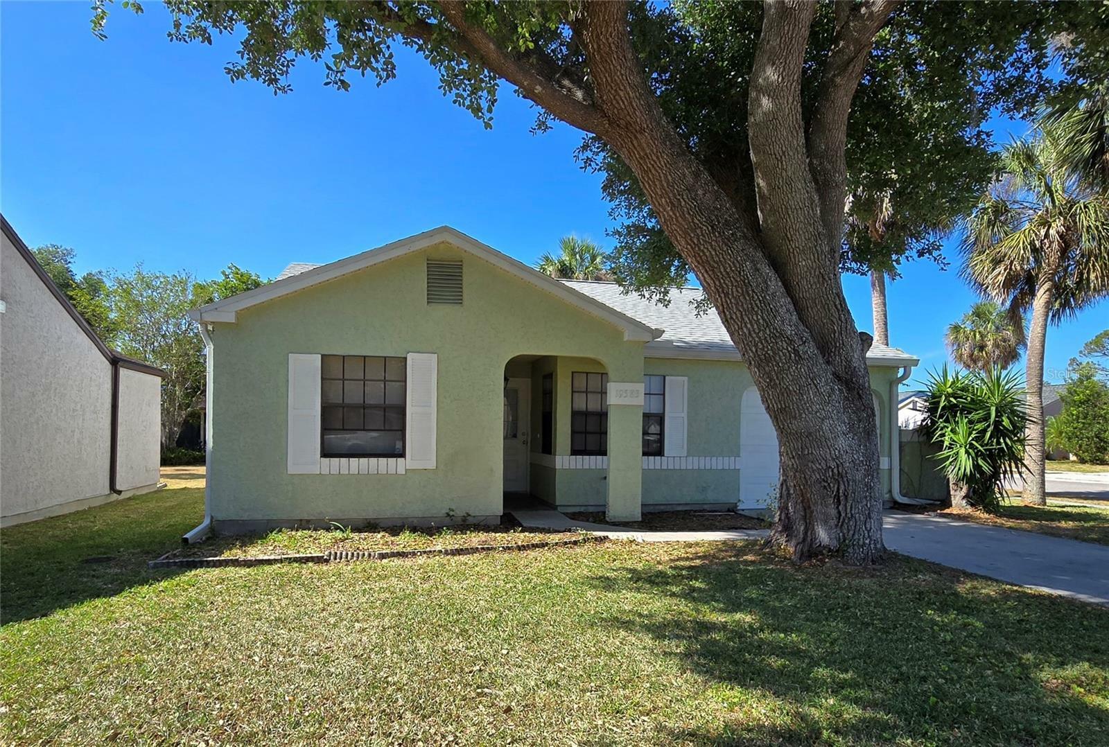 Property Photo: 19583 Kapok Court FL 33952