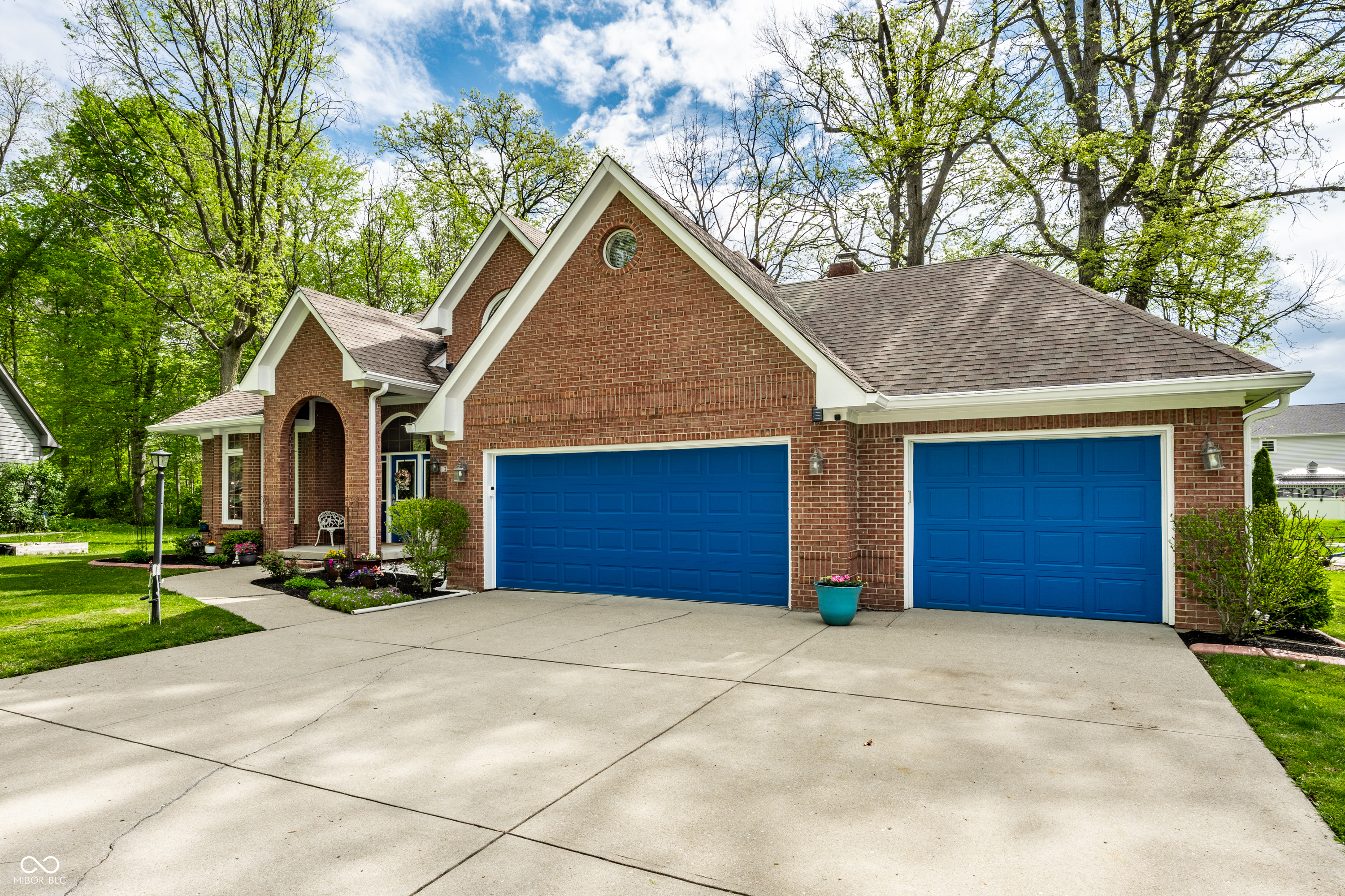 Property Photo: 225 Yorkshire Boulevard E IN 46229