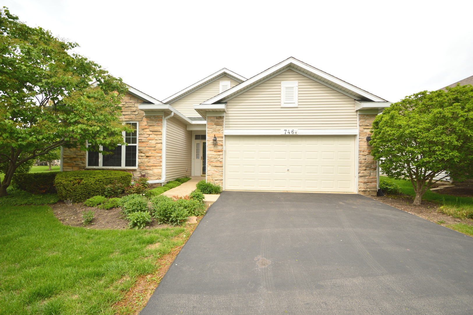 Property Photo: 746 Mecosta Lane IL 60446