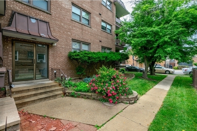 Property Photo: 6517 N California Avenue 202 IL 60645