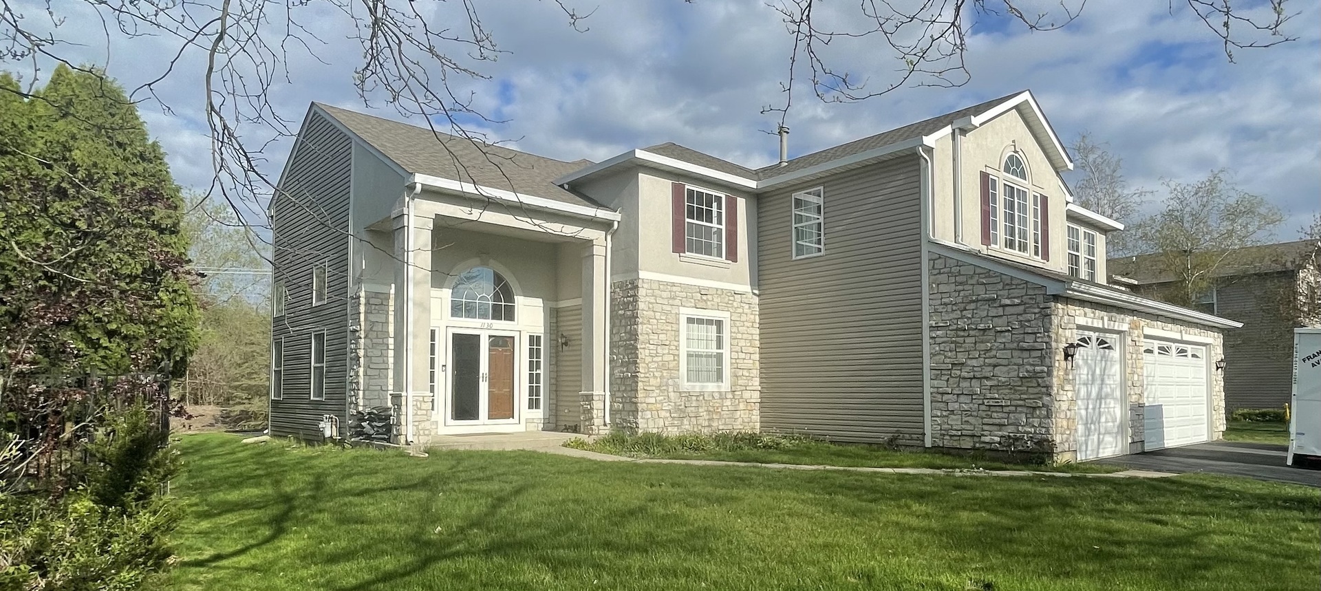 Property Photo: 1130 Westfield Way IL 60060