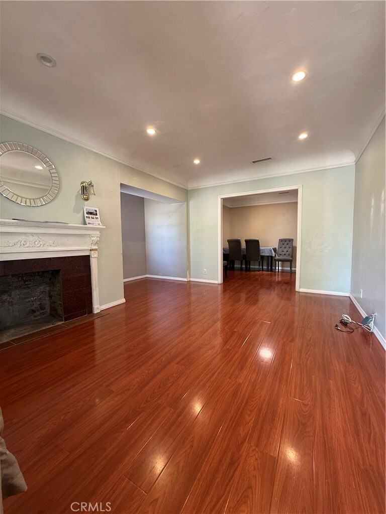 Property Photo: 1113 N Avenue 50 CA 90042