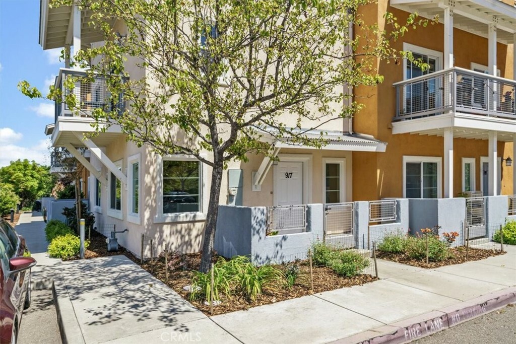 Property Photo:  917 Humbert Avenue  CA 93401 