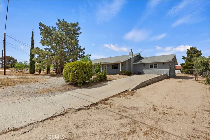 Property Photo:  18060 Walnut Street  CA 92345 