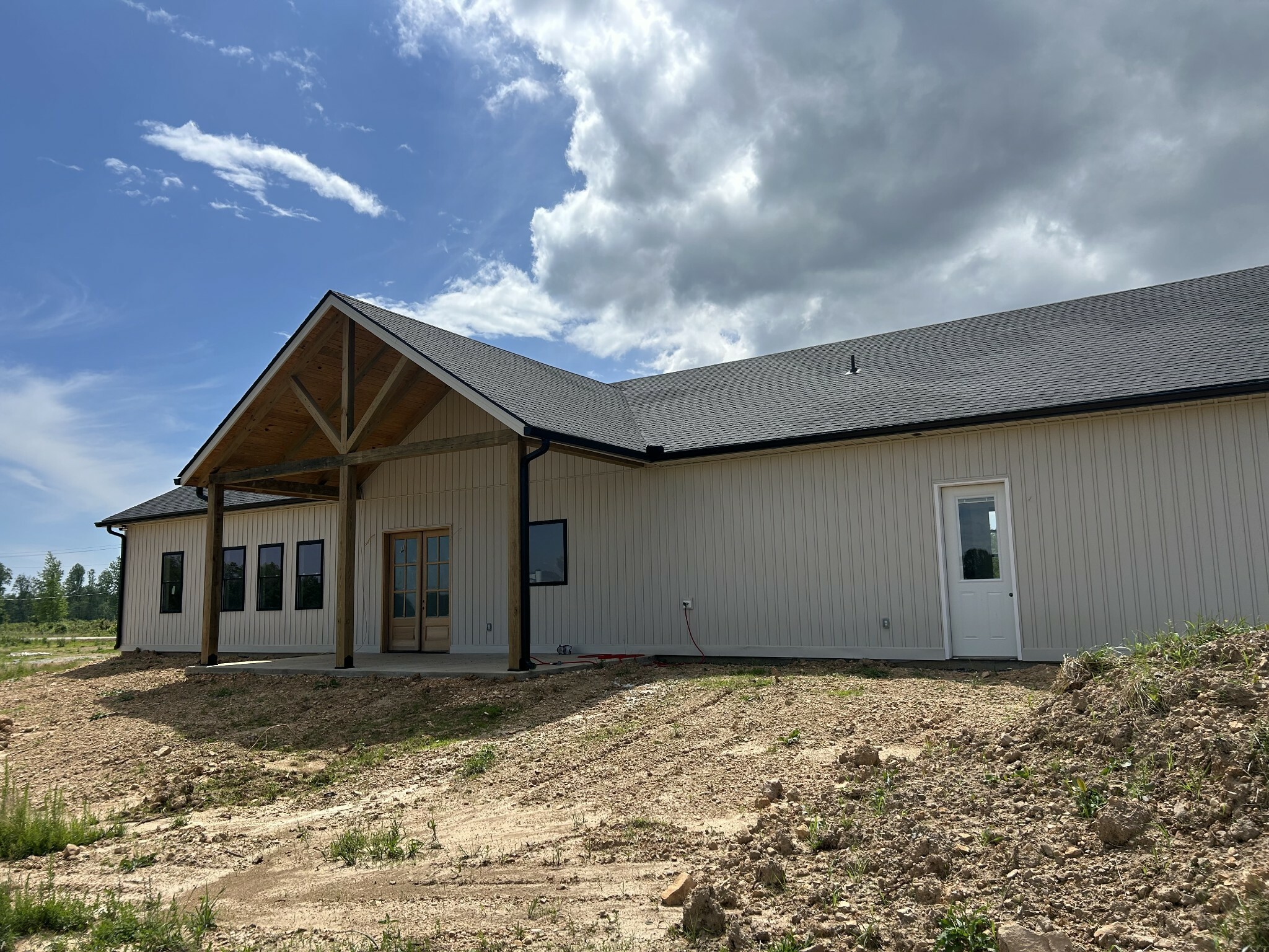 Property Photo: 188 Beartown Rd TN 38469
