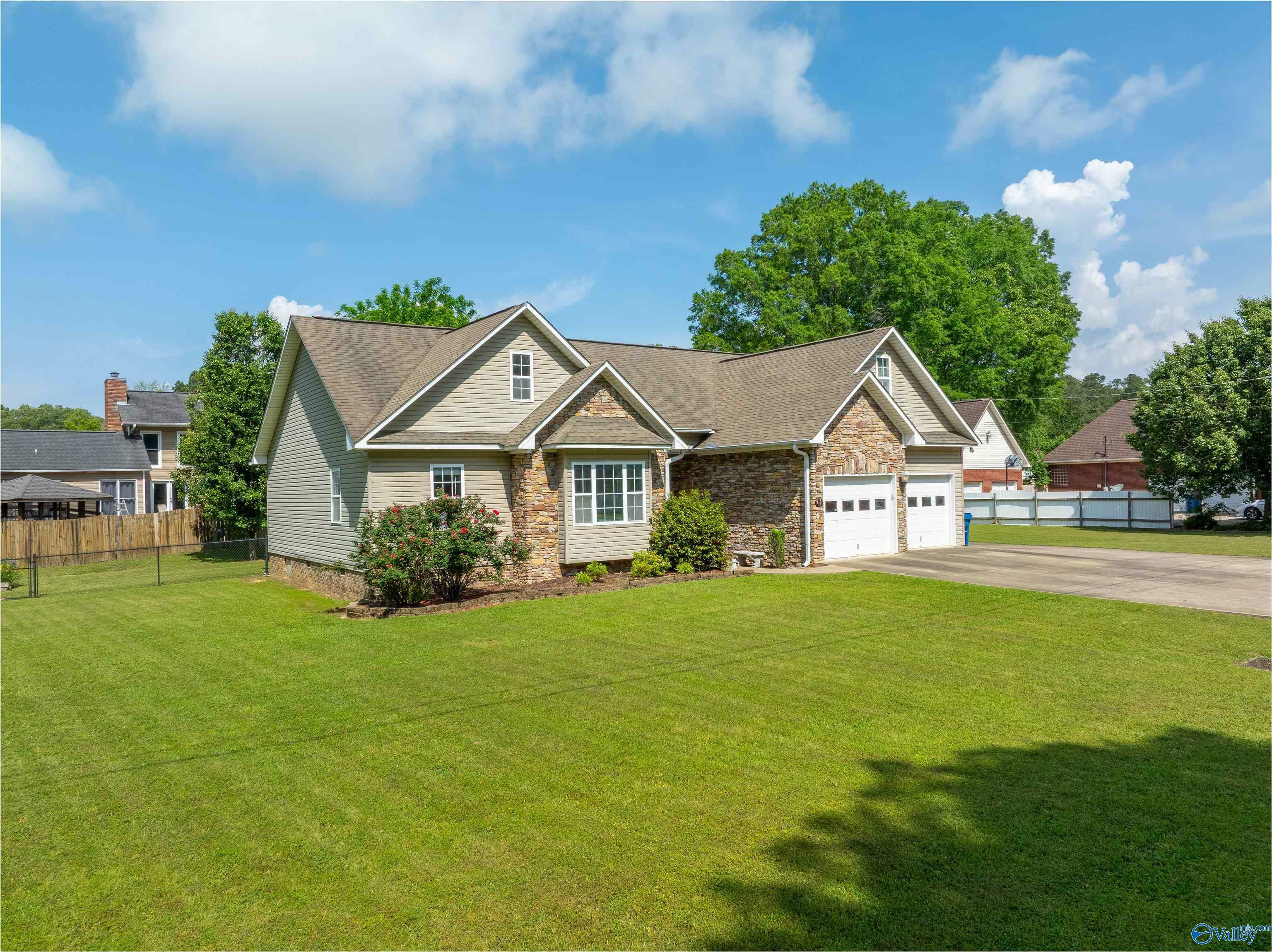 Property Photo: 114 Cove Creek Road AL 35906