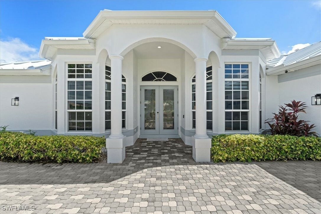 Property Photo: 2306 SW 51st Street FL 33914